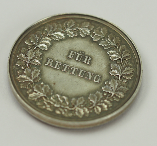 Baden: Silberne Rettungsmedaille, Friedrich I., 1. Modell (1868-1881). - Image 3 of 3