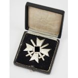 Kriegsverdienstkreuz, 1. Klasse mit Schwertern, im Etui - L/58.