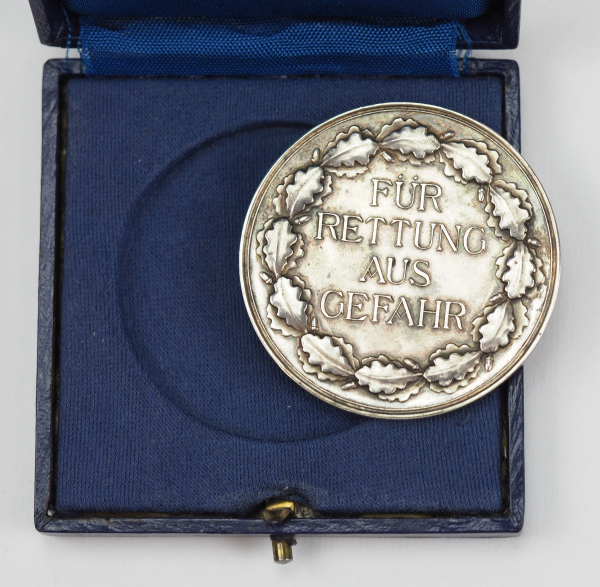 Medaille für Rettung aus Gefahr, im Etui.< - Image 2 of 4