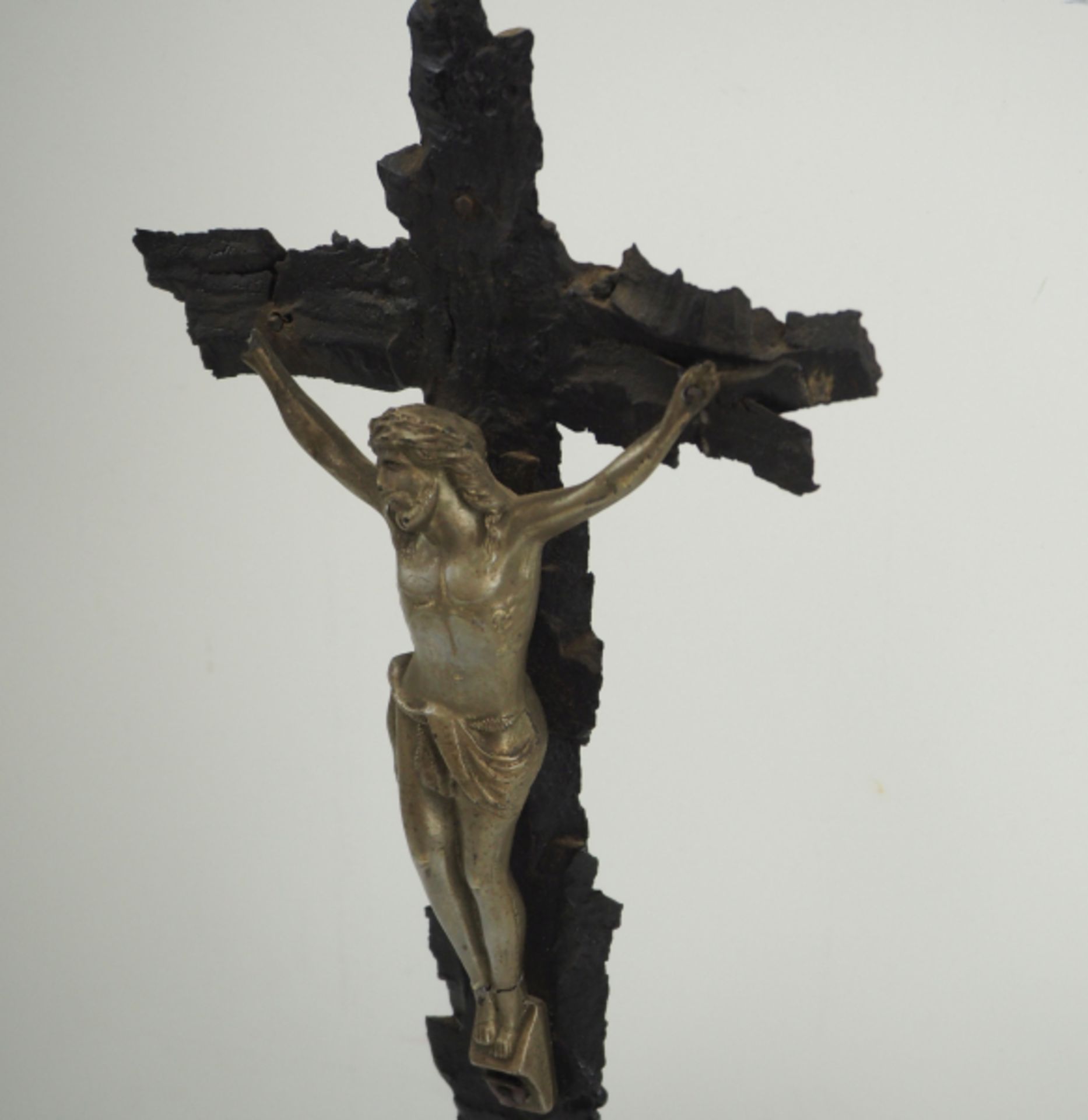 Grabenarbeit - Jesus am Kreuz. - Bild 2 aus 2