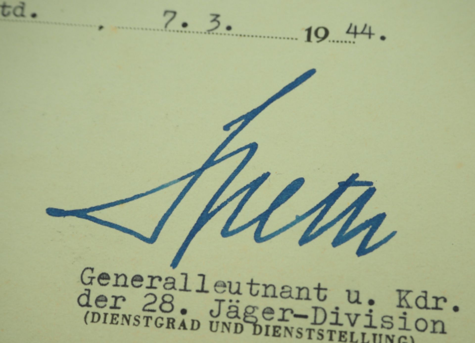 Eisernes Kreuz, 1939, 2. Klasse Urkunde für einen Obergefreiten der 4. (M.G.)/ Jg. Rgt. 83 - Hans - Image 2 of 2