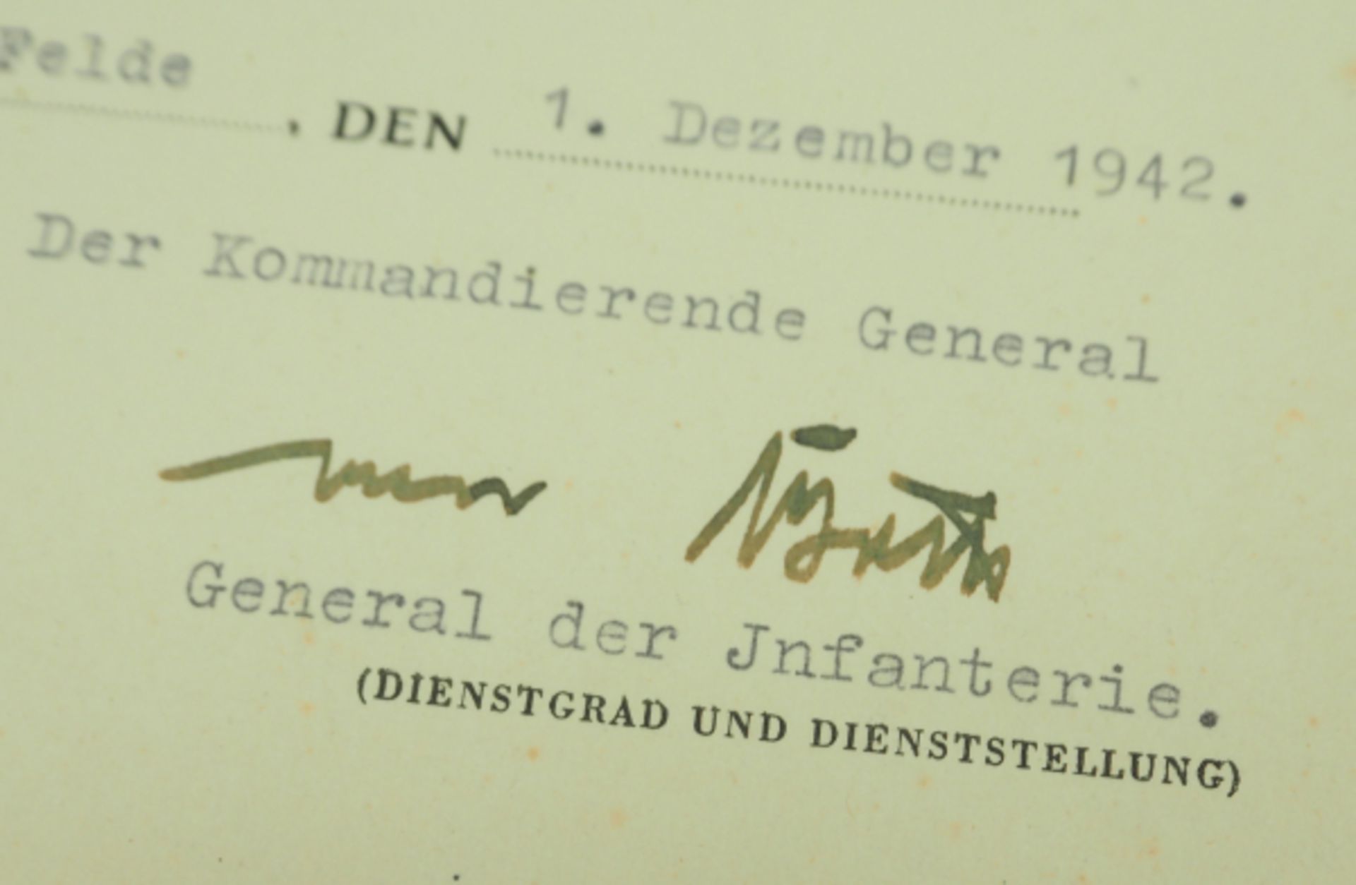 Kriegsverdienstkreuz, 2. Klasse mit Schwertern Urkunde für einen Obergefreiten der 1./ Fla-Btl. - Bild 2 aus 2