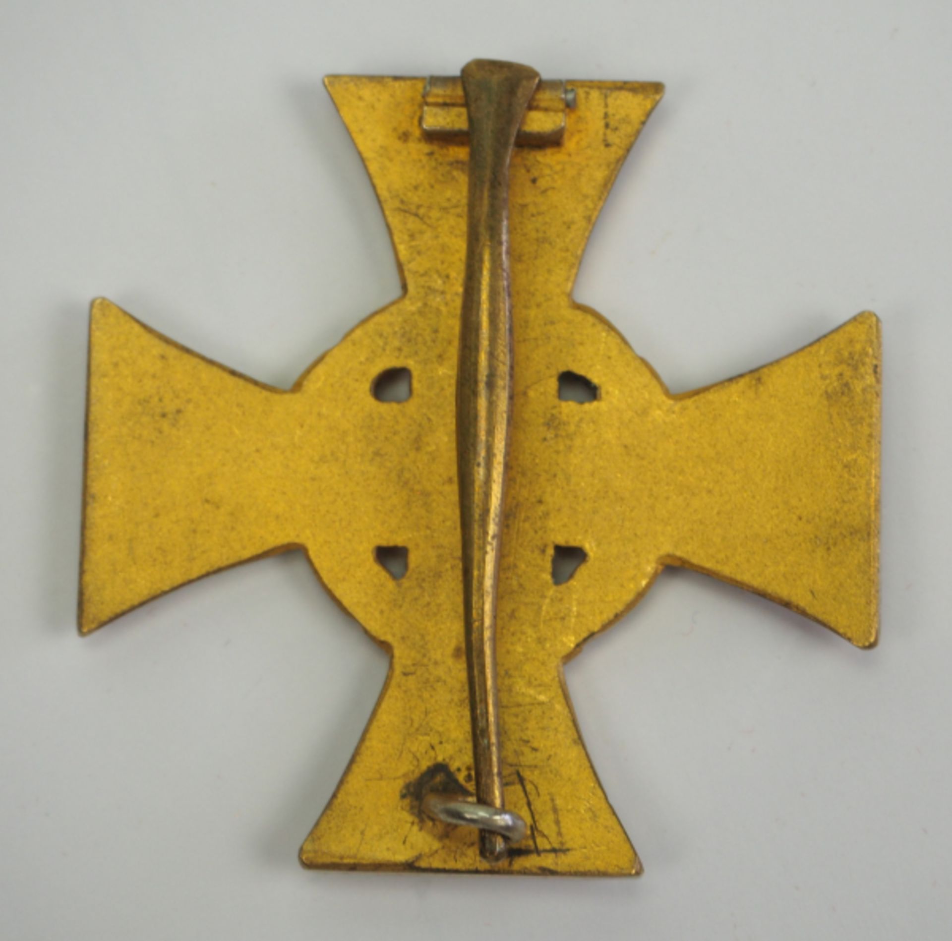 Lippe-Detmold: Kriegsehrenkreuz für heldenmütige Tat.Buntmetall vergoldet, durchbrochen, leicht - Bild 3 aus 3