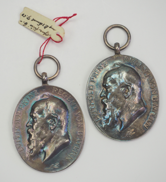 Bayern: Prinzregent Luitpold-Medaille, in Silber - 2 Exemplare.Je Silber.Zustand: I-II