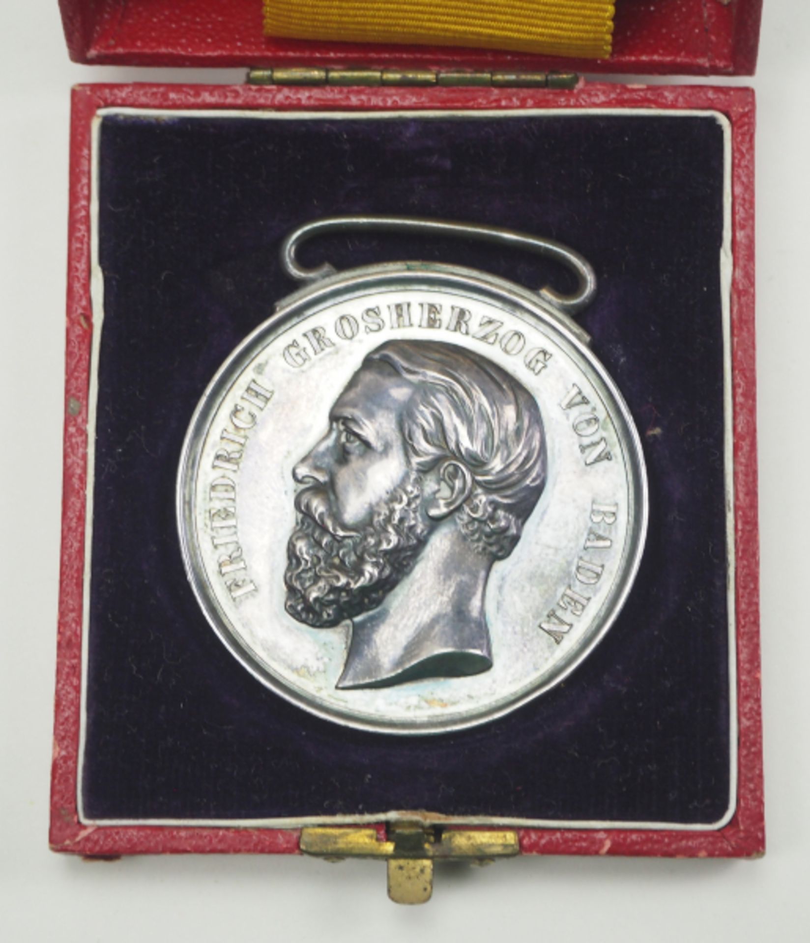 Baden: Silberne Verdienstmedaille, Großherzog Friedrich, im Etui.Silber, im roten Verleihungsetui - Bild 2 aus 4
