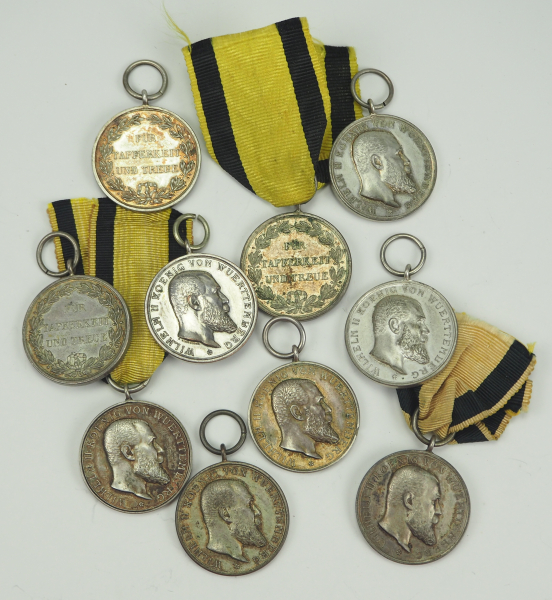Württemberg: Militär-Verdienstmedaille, Wilhelm II., in Silber - 10 Exemplare.Teils am Bande.