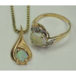 Schmuckensemble mit Ring und Anhänger - GOLD und Opal.1.) Ring in Gold, 14K und 585 gepunzt, mit