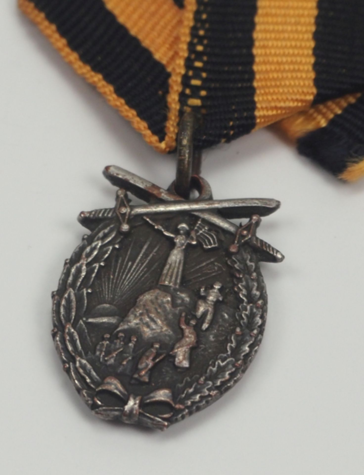 Russland: Weiße Bewegung, Medaille auf die Drozdovsev Kampagne Miniatur.Buntmetall versilbert, von - Bild 2 aus 3