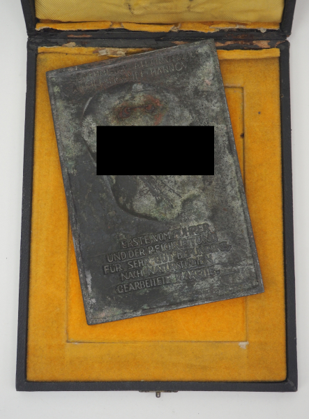 MM: Adolf Hitler Plakette, im Etui.Zinkguss geschwärzt, Seitenasicht des Profils, Signatur MM, mit - Image 3 of 3