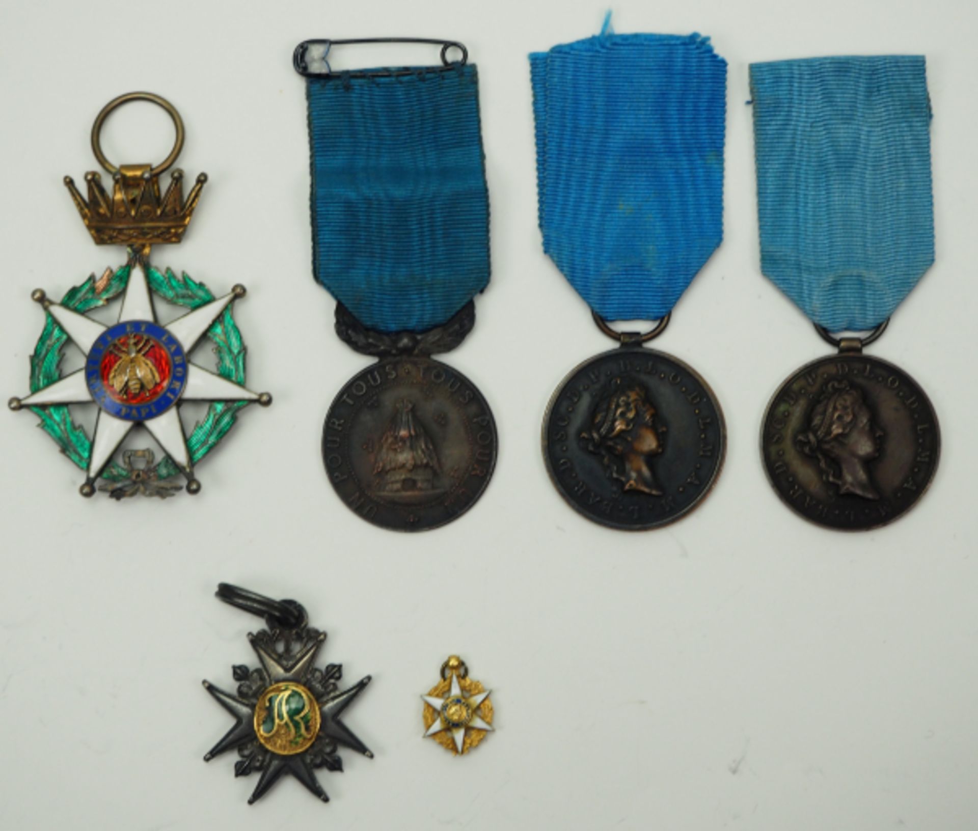 Frankreich: Orden der Biene - Sammlung.1.) Rittkreuz, 2.) Silber Medaille, 3./4.) Bronze Medaille,