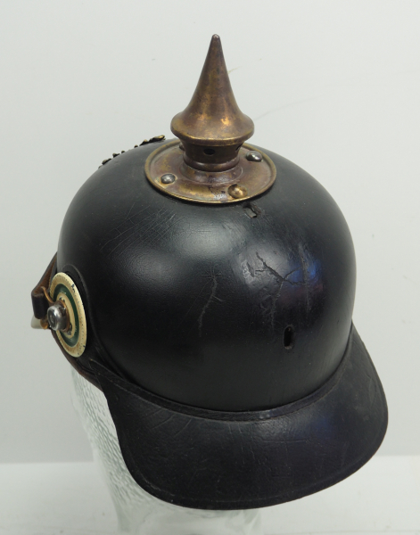 Sachsen: Pickelhaube für Mannschaften.Schwarzer Lederkorpus, goldener Sternbeschlag mit silbernem - Image 4 of 5