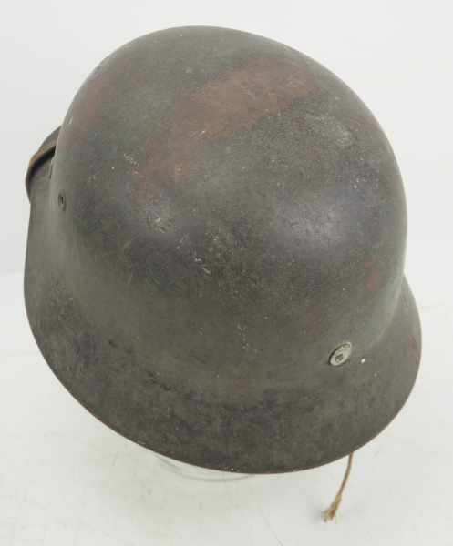 Wehrmacht: Stahlhelm M40.Glocke mit Originallackierung, im Nacken 4885, seitlich ET64 gestempelt, - Image 3 of 4