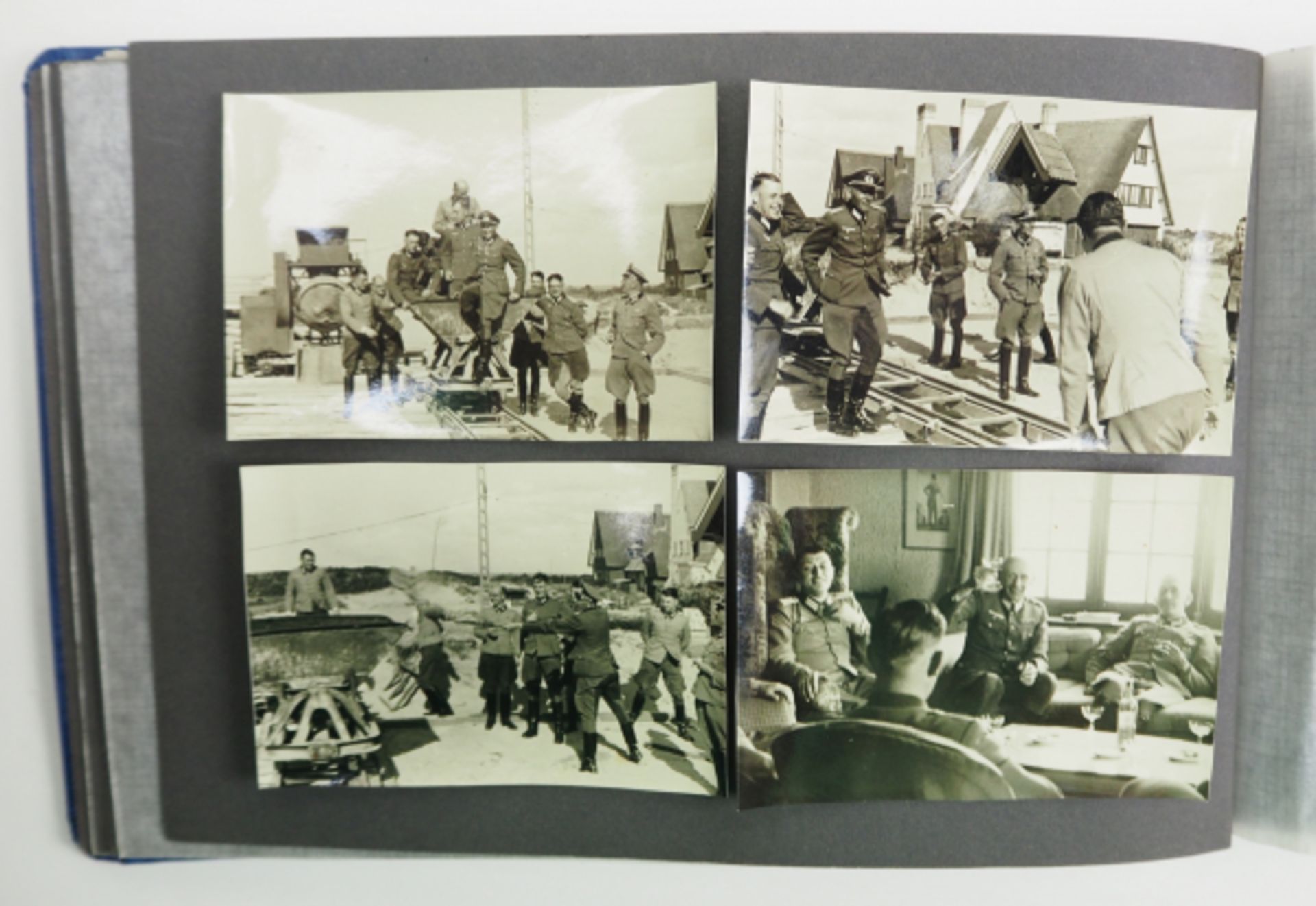 Wehrmacht: Fotoalbum.Blauer Einband, 76 Fotos, weinige Fehlfotos, diverse Formate, Motive: - Image 3 of 3
