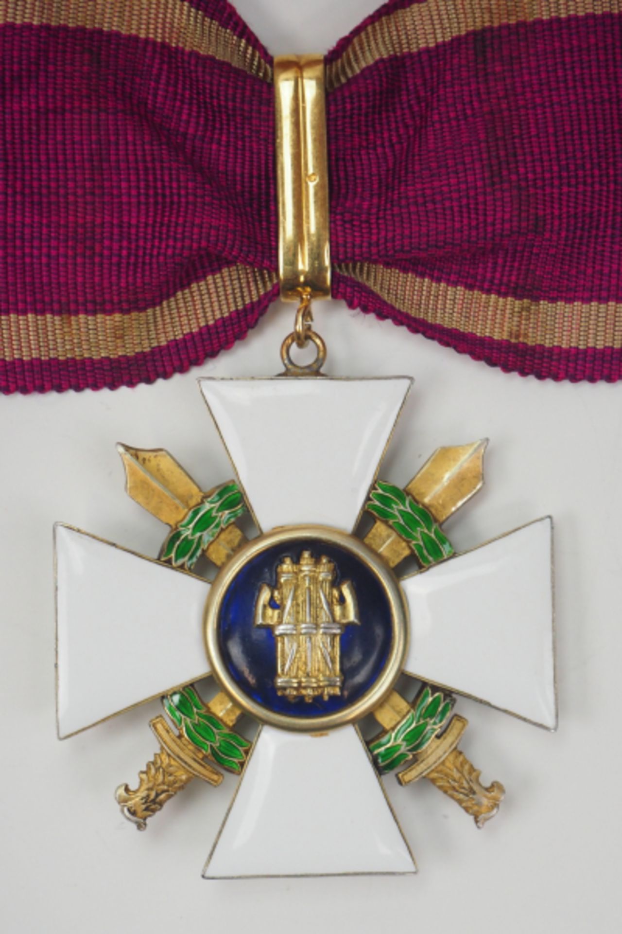 Italien: Orden vom Römischen Adler, 1. Modell (1942-1943), Komturkreuz, mit Schwertern.Silber - Bild 3 aus 3