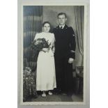 SS-Soldat "Das Reich" Hochzeitsfoto.Hochzeitsfoto in Uniform, rückseitig bez.Zutand: II