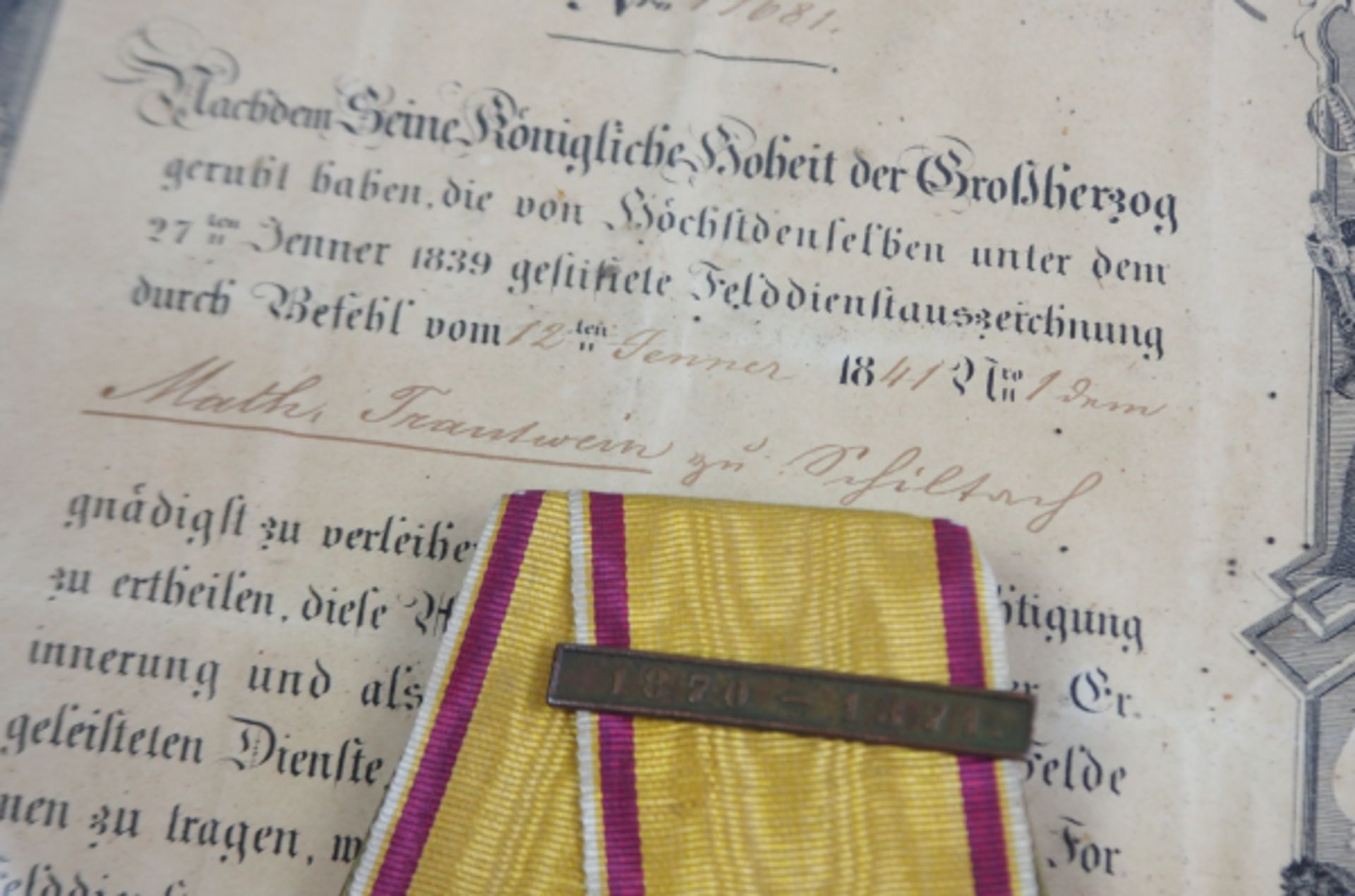 Baden: Felddienstauszeichnung, mit Spange 1870-1871, dazu eine Urkunde.Medaille an Einzelschnalle - Bild 3 aus 3