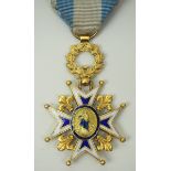Spanien: Königlicher Orden Karls III., Ritterkreuz.Silber vergoldet, Medaillons Gold, teilweise