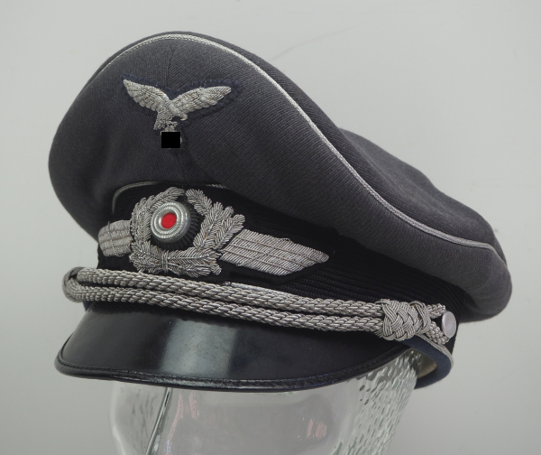 Luftwaffe: Schirmmütze für Offiziere.Luftwaffengraues Trikot Tuch, schwarzer Bund, die Effekten