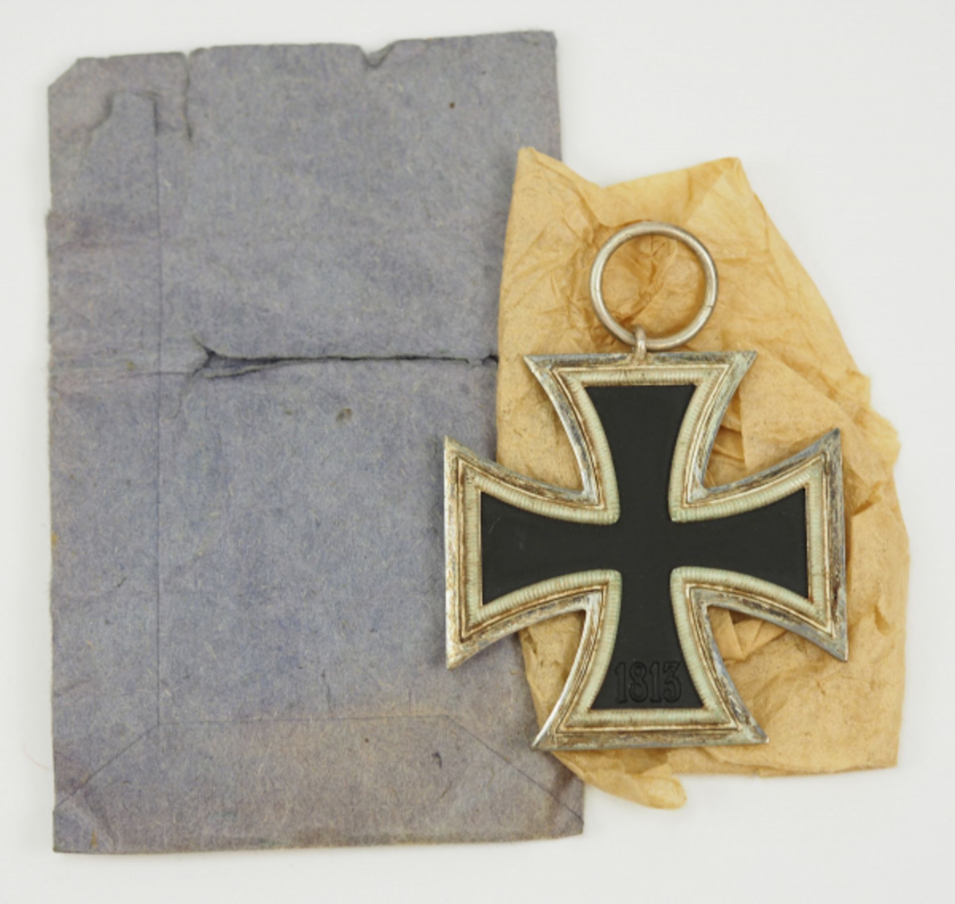 Eisernes Kreuz, 1939, 2. Klasse, in Tüte.Geschwärzter Eisenkern, silberne Zarge, polierte Kanten, in - Bild 2 aus 2