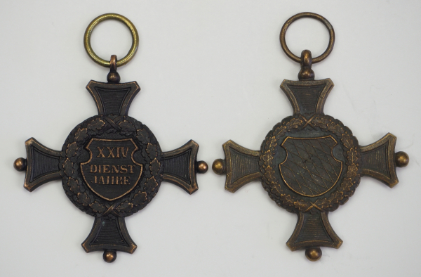 Bayern: Dienstauszeichnung, 2. Klasse für 24 Dienstjahre (1865-1906) - 2 Exemplare.Bronze gebeitzt. - Image 2 of 2