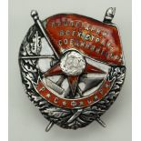Sowjetunion: Rotbannerorden, 1. Typ.Silber, teilweise emailliert, mit Tragespuren, gravierte