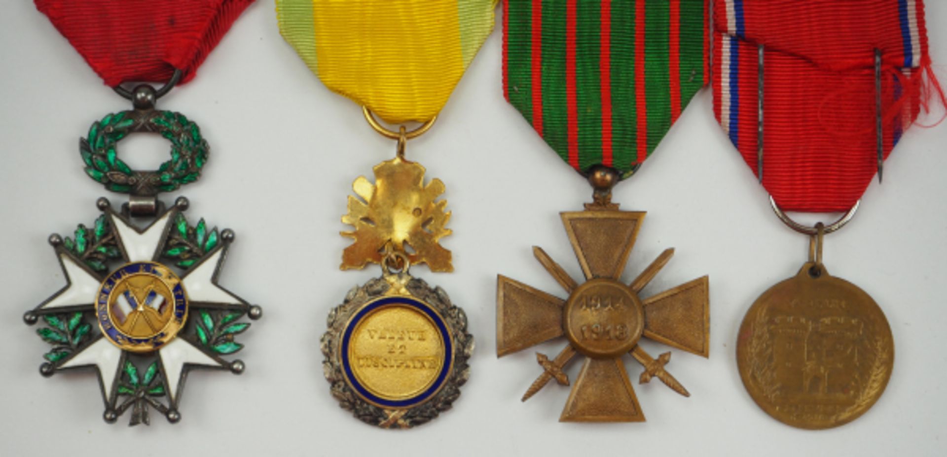 Frankreich: Nachlass eines Offiziers und Verdun-Veteranen.1.) Orden der Ehrenlegion, 9. Modell ( - Image 2 of 2