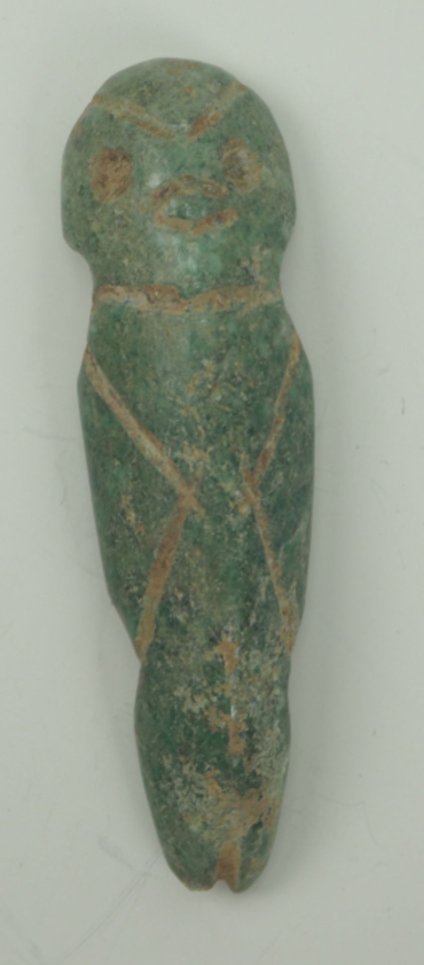 Mittelamerika: Azteken / Maya - Idol.Nephrit, anthropomorph, mit Bohrung zum tragen als Anhänger. - Bild 2 aus 3