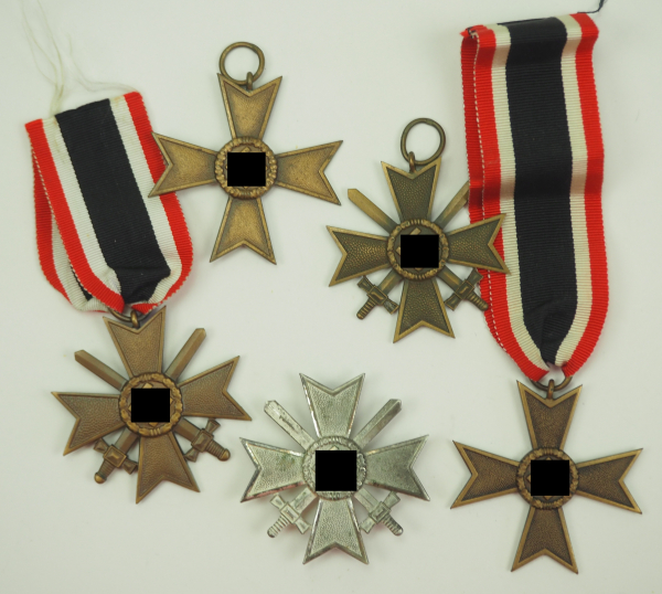 Kriegsverdienstkreuz Lot.1.) Kriegsverdienstkreuz, 1. Klasse mit Schwertern, Nadel fehlt, 2./3.)