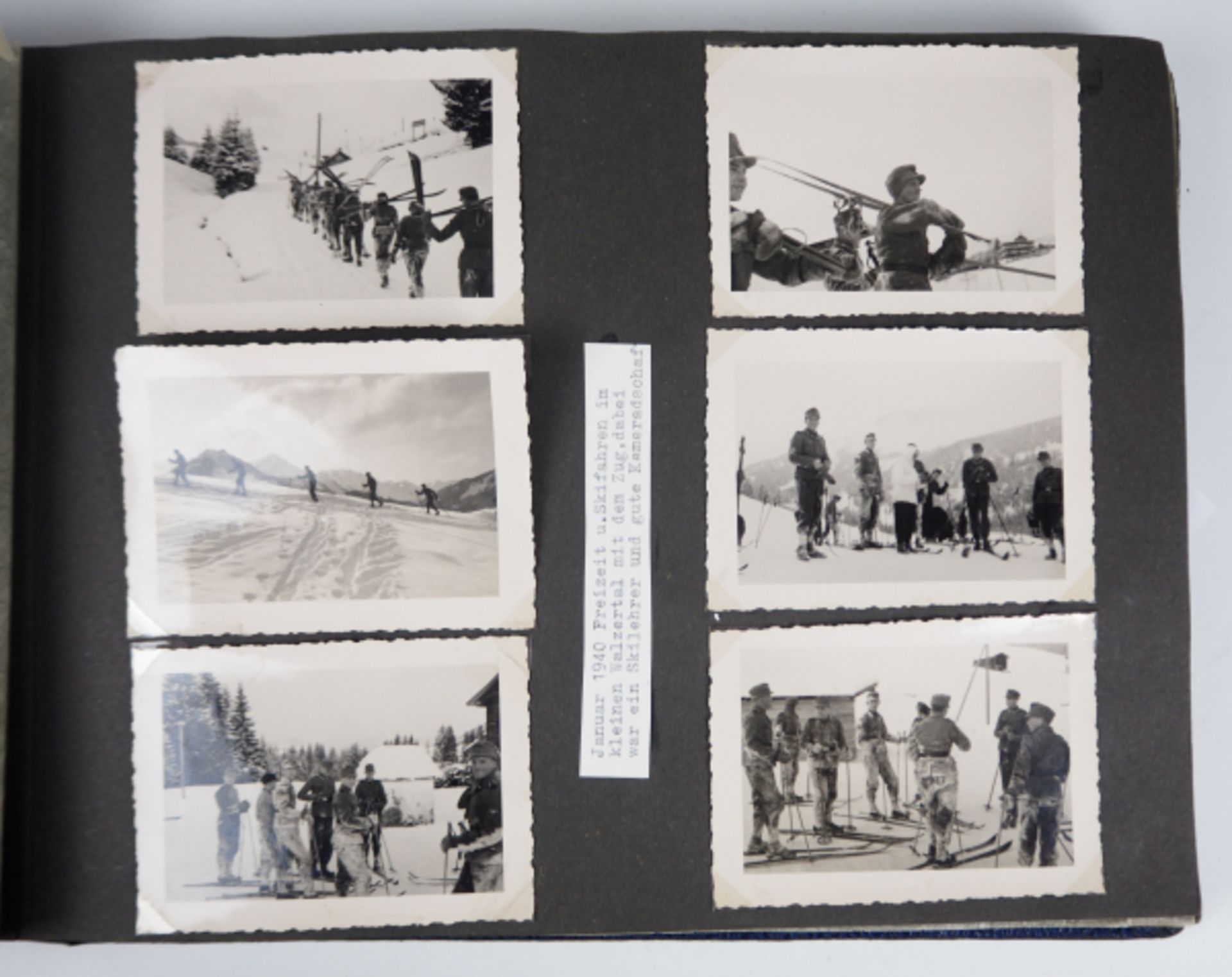 Fotoalbum eines SS-Soldaten "DEUTSCHLAND".Blauer Einband, 256 Fotos, diverse Formate, je SEite mit - Image 6 of 9