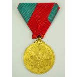 Türkei: Imtiyaz-Medaille, in Gold.Vergoldet, am konfektionierten Dreiecksband.Tragestück.Zustand:
