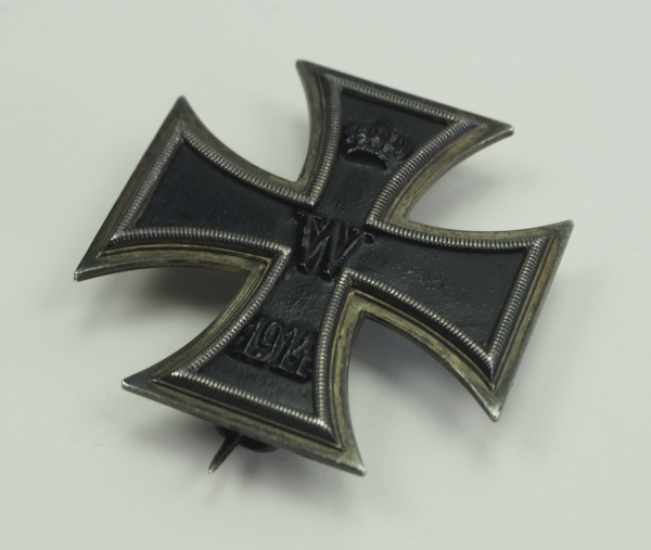 Preussen: Eisernes Kreuz, 1914, 1. Klasse.Geschwärzter Eisenkern, Silberzage, an taillierter Nadel. - Image 2 of 3