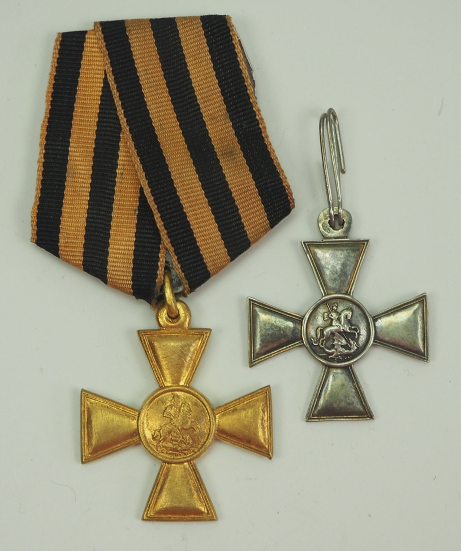 Russland: St. Georgs Orden, Soldatenkreuz - Lot von 2 Exemplaren.