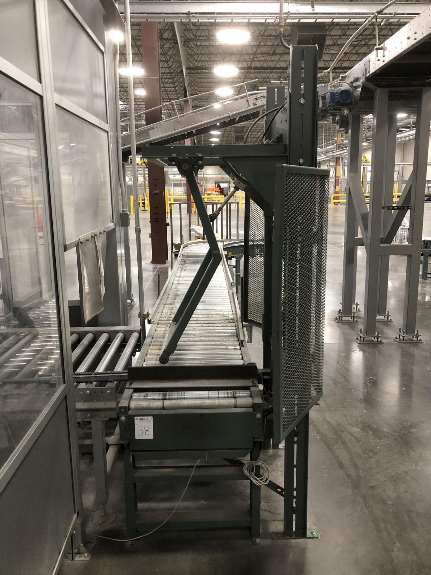 All Hytrol Conveyor Throughout Entire Site, Mostly 20" Wide Powered Roller Conveyor [Please - Bild 8 aus 80