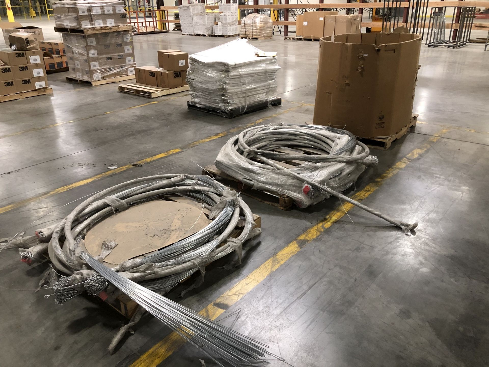 Large Quantity of Single Loop Bale Ties - Image 2 of 6