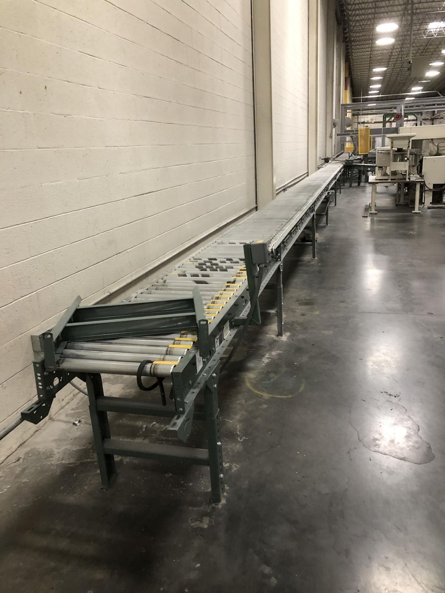 All Hytrol Conveyor Throughout Entire Site, Mostly 20" Wide Powered Roller Conveyor [Please - Bild 41 aus 80