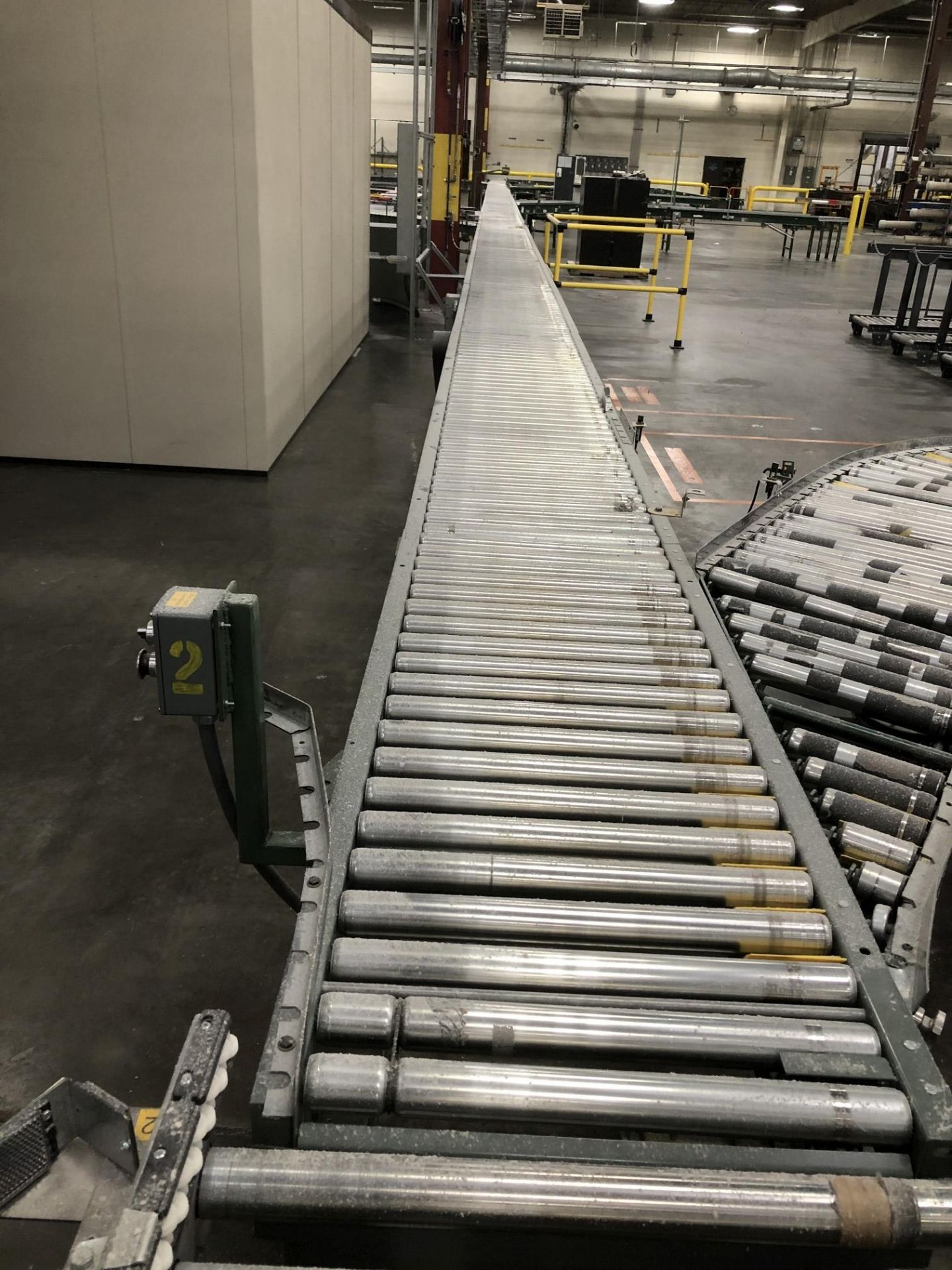 All Hytrol Conveyor Throughout Entire Site, Mostly 20" Wide Powered Roller Conveyor [Please - Bild 54 aus 80