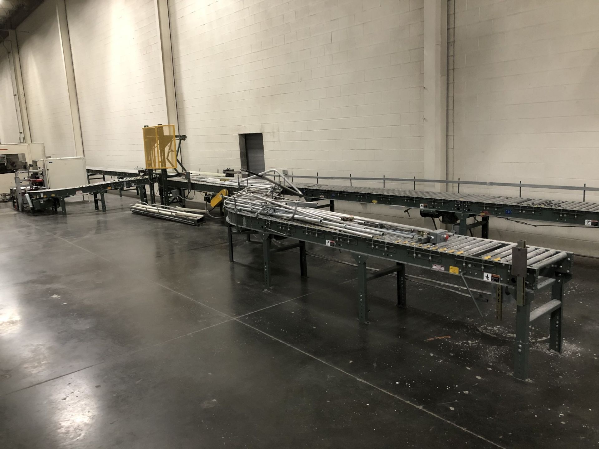 All Hytrol Conveyor Throughout Entire Site, Mostly 20" Wide Powered Roller Conveyor [Please - Bild 35 aus 80