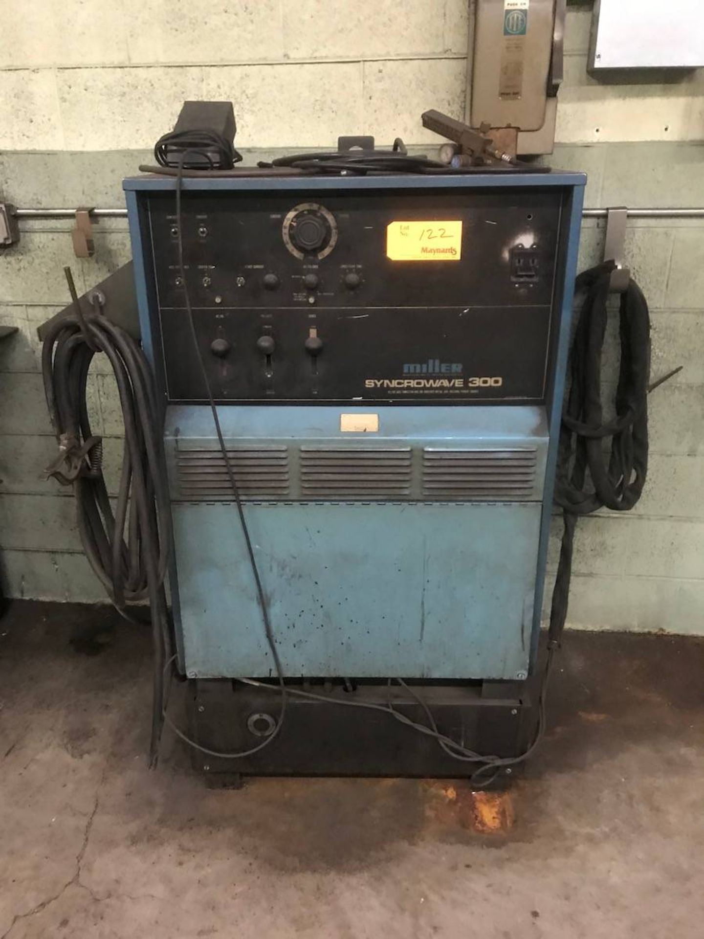 MILLER Syncrowave 300 AC/DC Gas Tungsten-Arc or Shielded Metal Arc Power Source