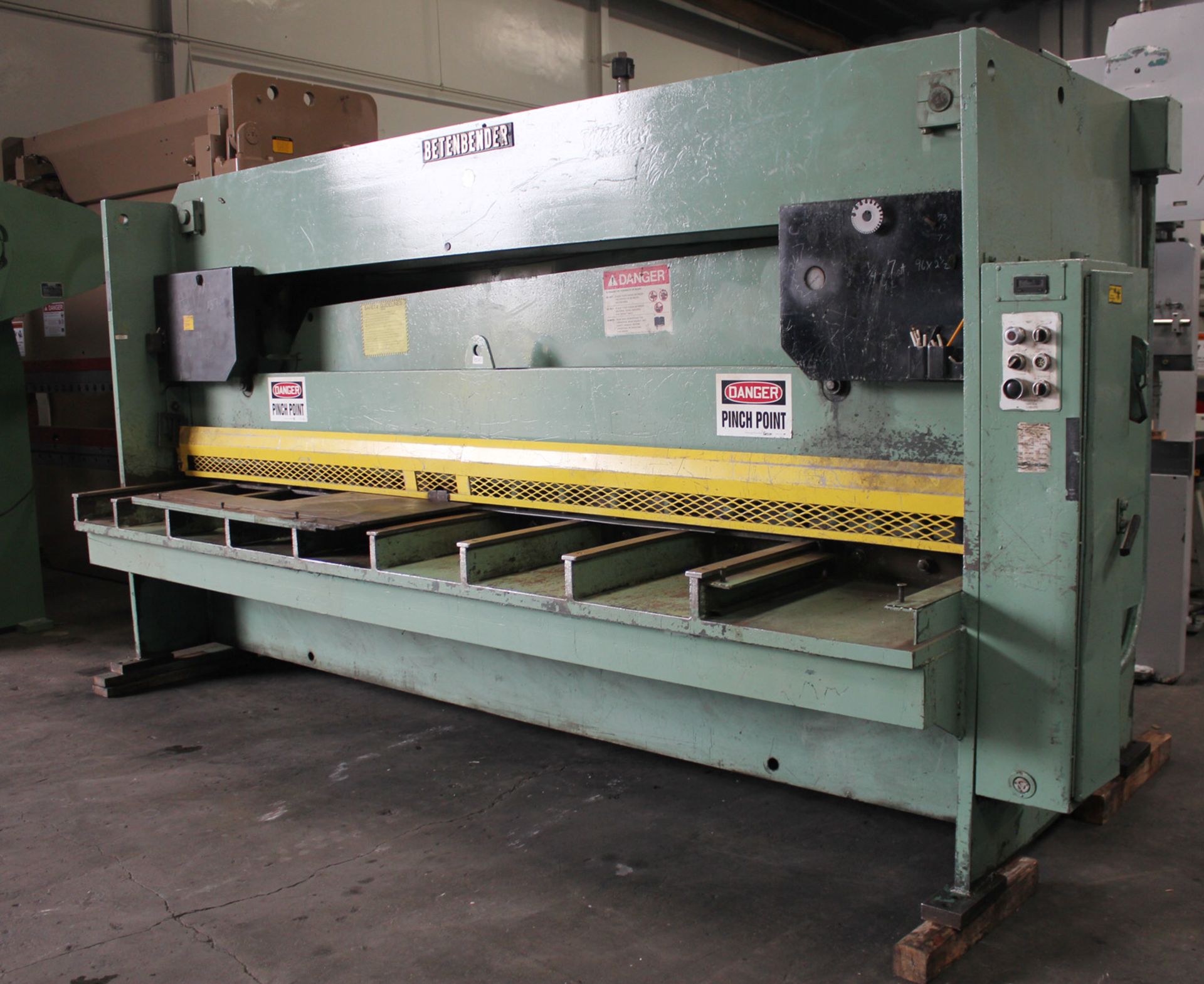 Betenbender Hydraulic Power Shear | 3/8" x 12, Located In Huntington Park, CA - #8240HP - Image 2 of 12