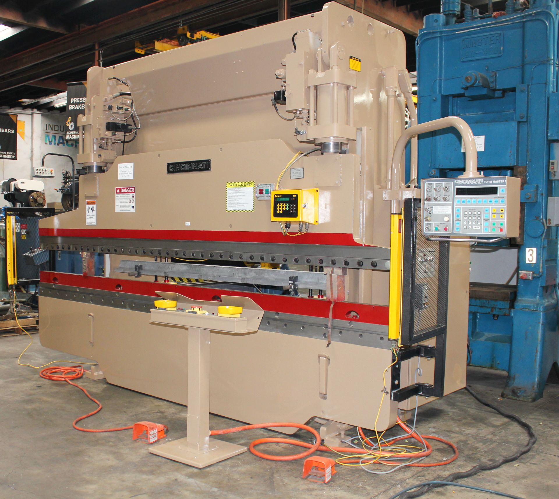 Cincinnati - CNC Hydraulic Press Brake | 90 Ton x 13', Located In Huntington Park, CA - #4613HP - Image 2 of 16