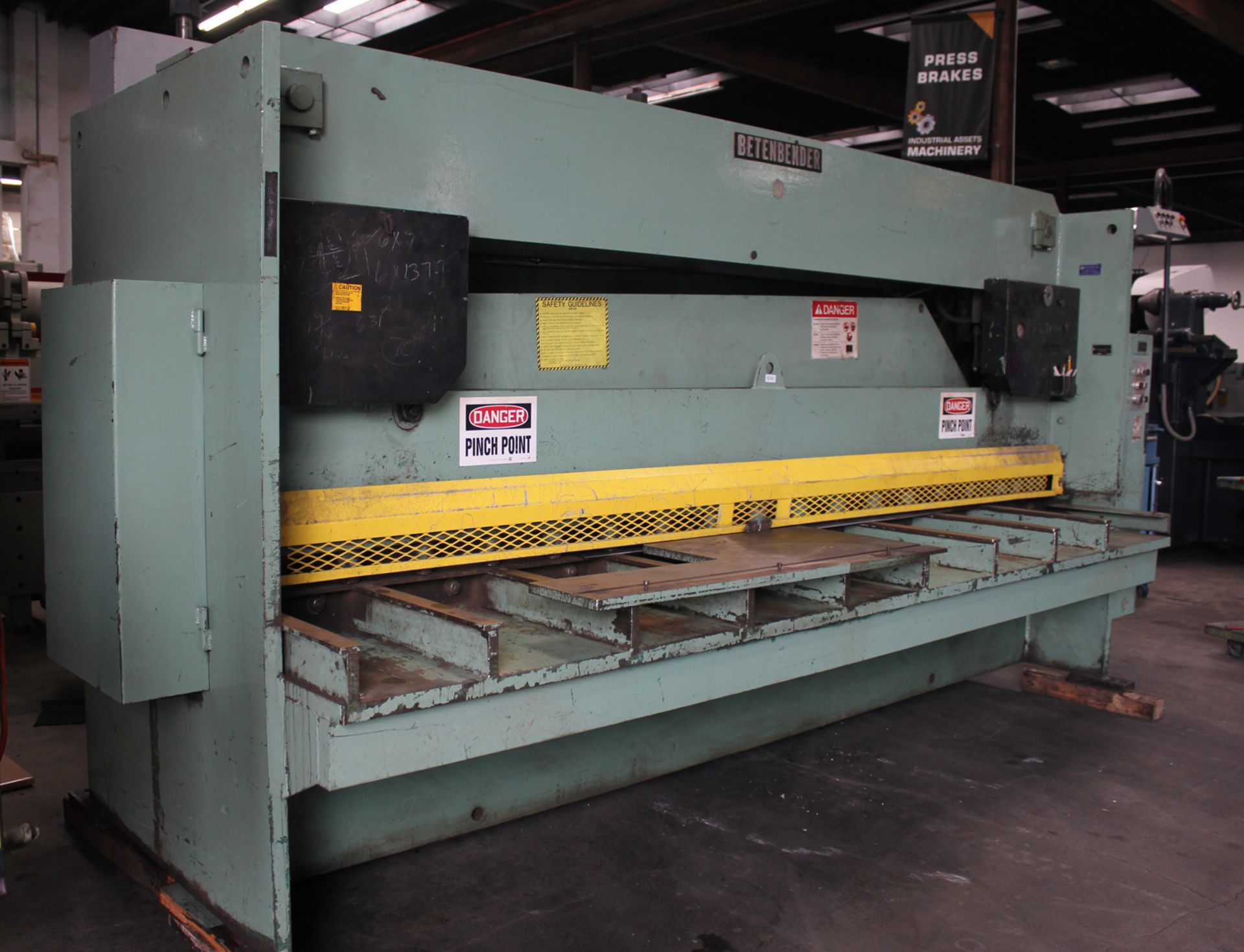 Betenbender Hydraulic Power Shear | 3/8" x 12, Located In Huntington Park, CA - #8240HP - Image 3 of 12