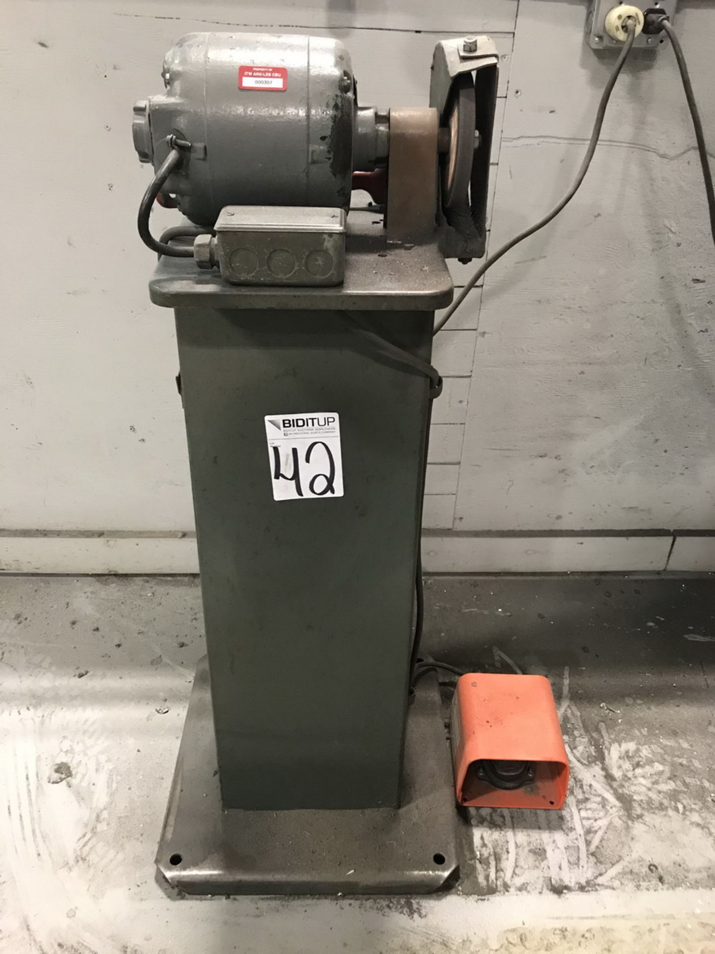 General Electric 5KH47AB256D 7'' Bench Grinder