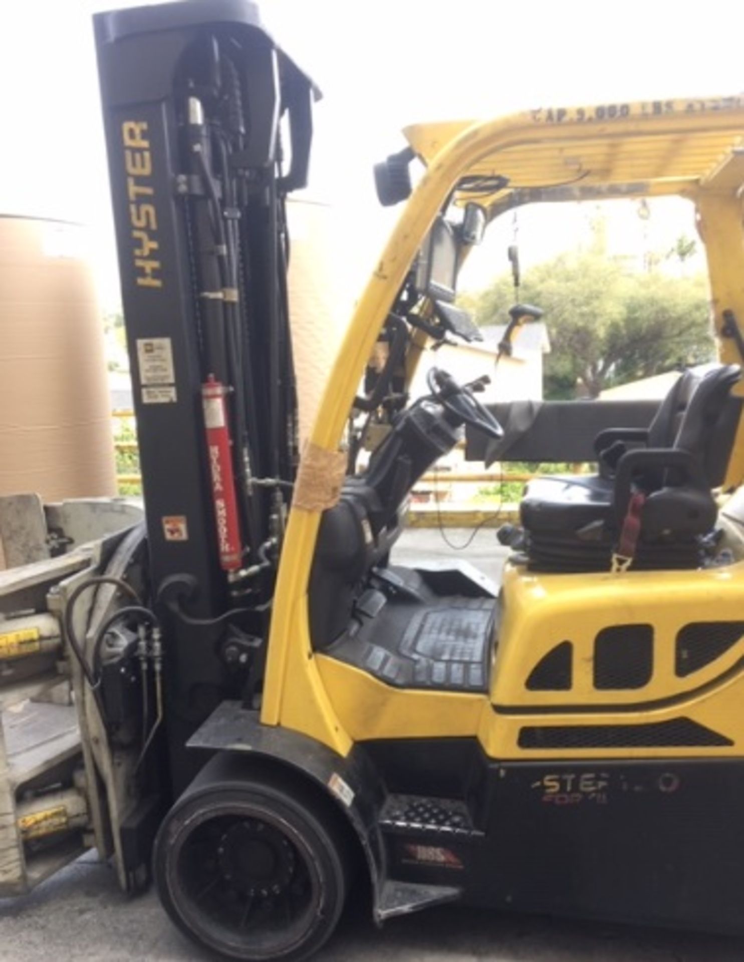 12,000 Pound 2016 Hyster Model S120FTPRS Roll Clamp Forklift - Three Stage Mast - 100" Lowered