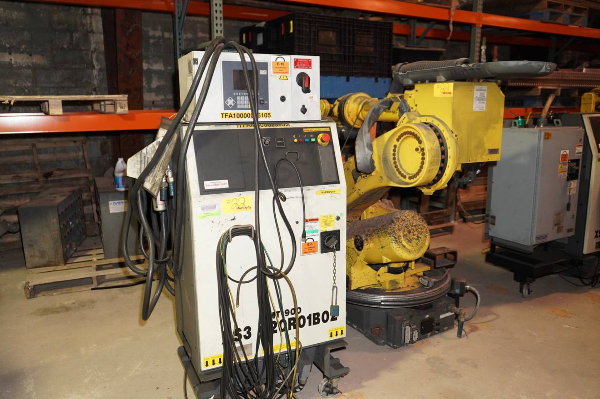 2007 Fanuc R-2000iB/210F Robot