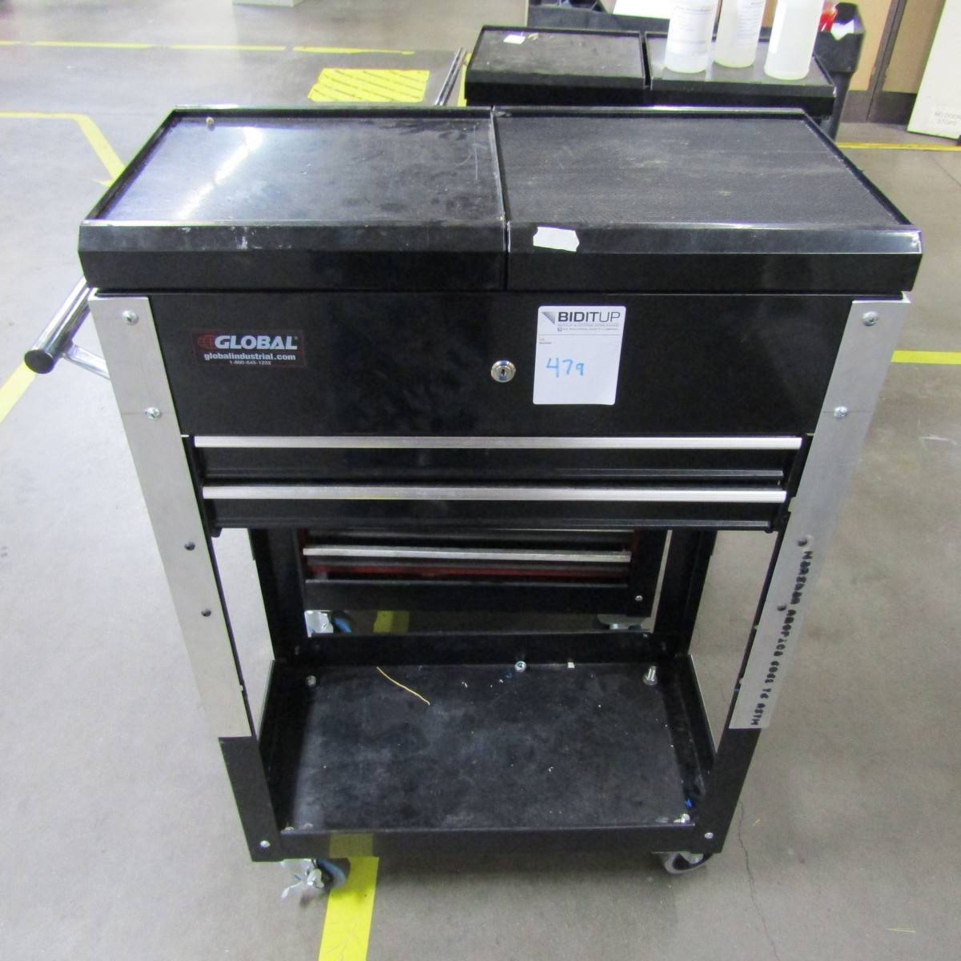 Global 3-Drawer Tool Box on Casters