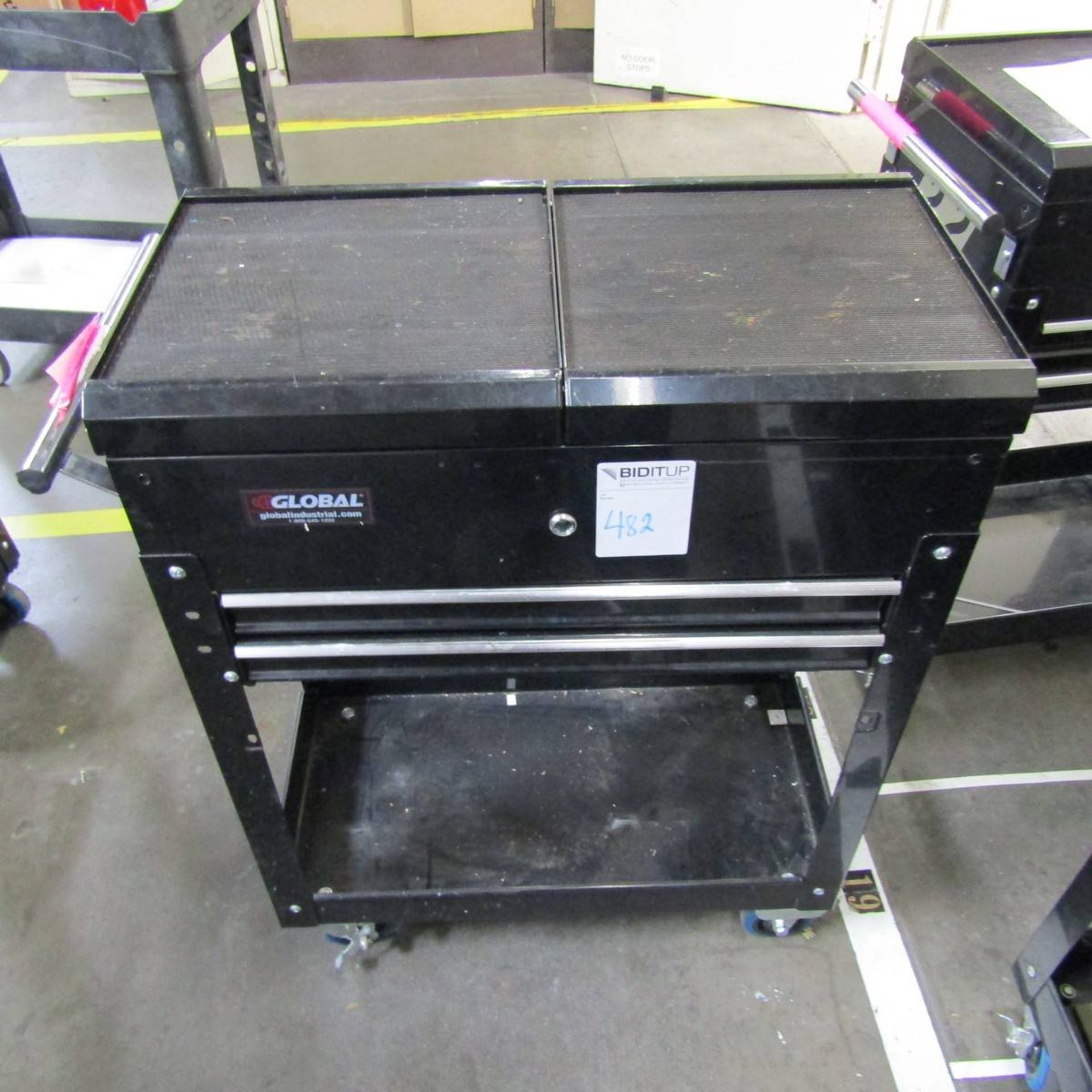 Global 3-Drawer Tool Box on Casters