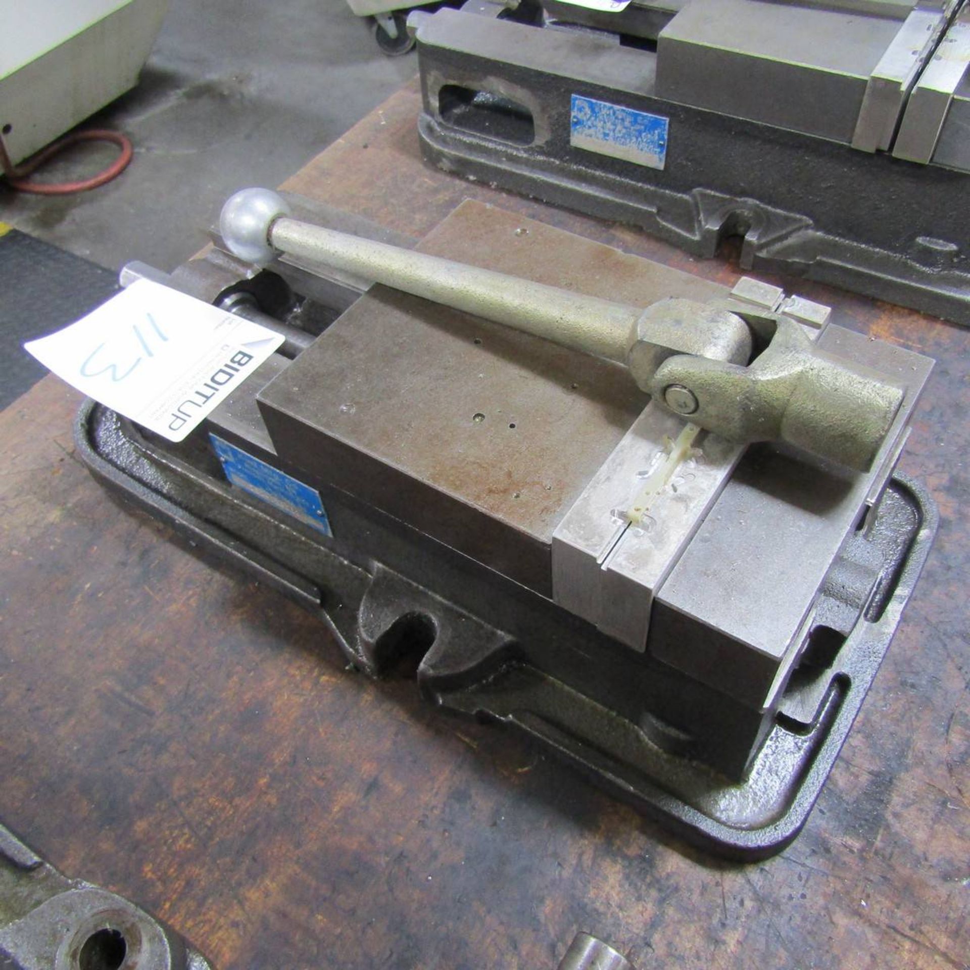 Kurt D675 6" Machine Vise