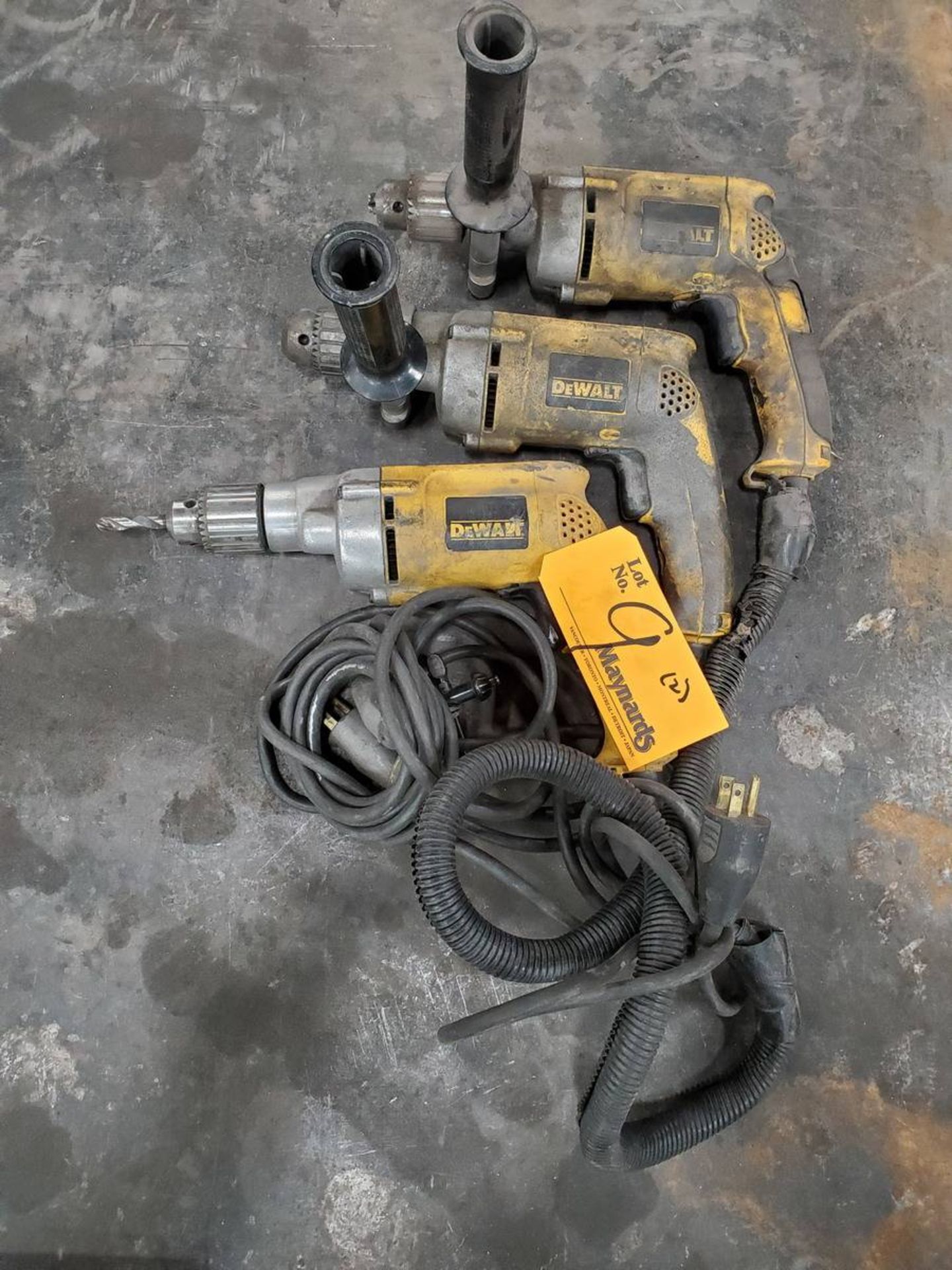 DeWalt (3) 1/2" VSR Drills