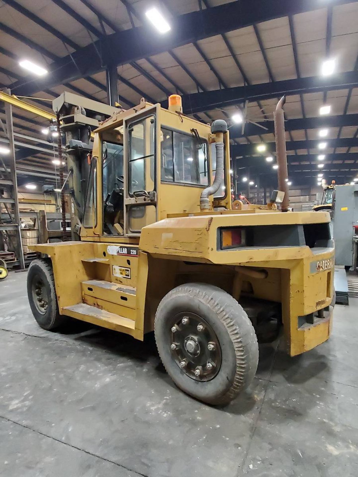 Caterpillar DP100 Forklift W/ Kill Switch - Image 4 of 15