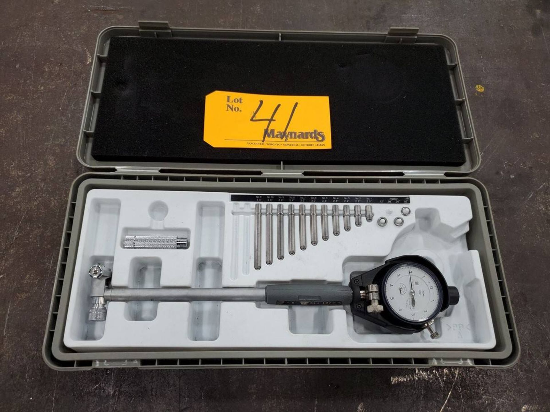 Mitutoyo 2-4" Dial Bore Gauge Set